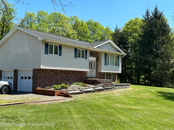 46 Kosinski Rd, Moscow, PA 18444