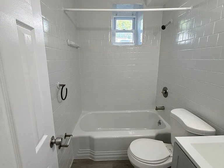 1605 Homestead St #9 — Photo 6