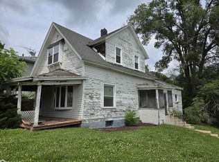 548 S 9th St, Burlington, IA