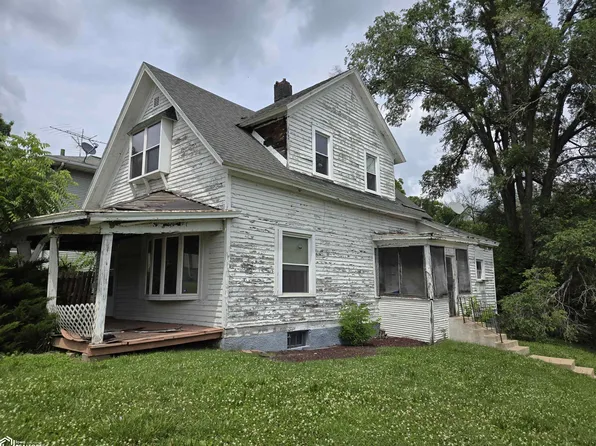 548 S 9th St, Burlington, IA 52601