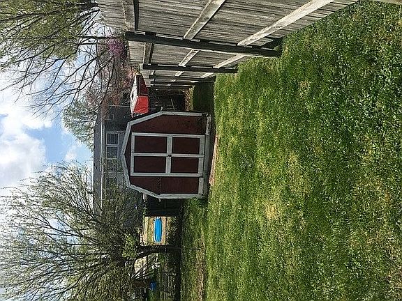 5th image of 106 Dennis St