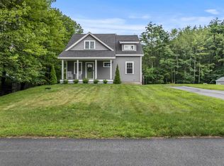 26 Cemetery Rd, Somersworth, NH 03878
