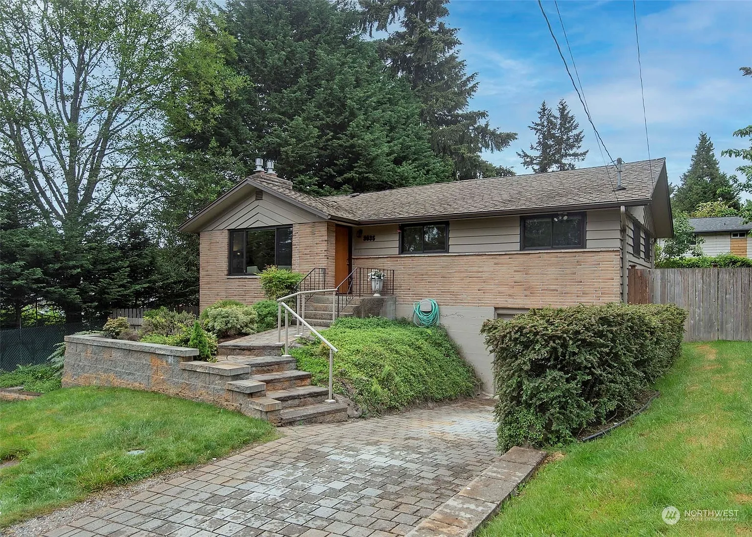 3035 NE 135th Street photo 1
