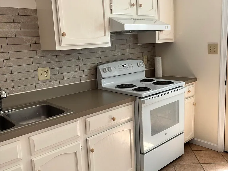 606 Nicholas Ave — Photo 11