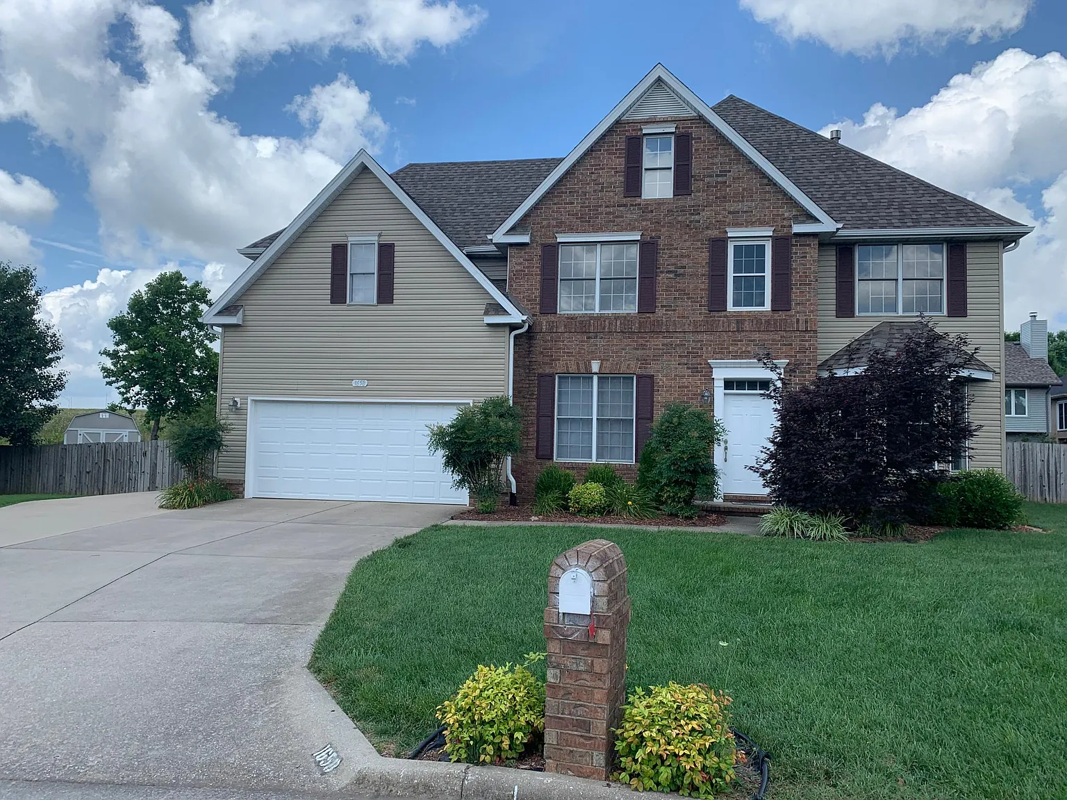4 bed, 3205 sqft, $2,400 — Photo 1