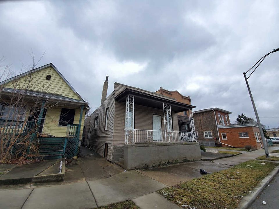 1st image of 134 E 22nd St #1