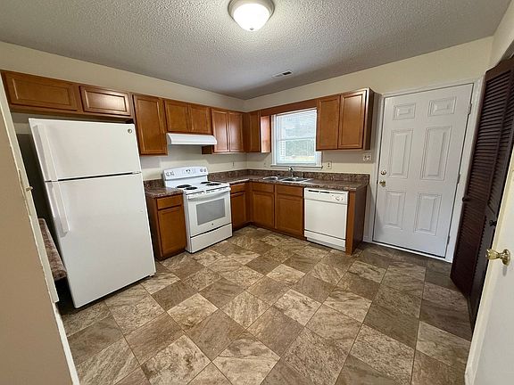 2nd image of 203 Appaloosa Dr