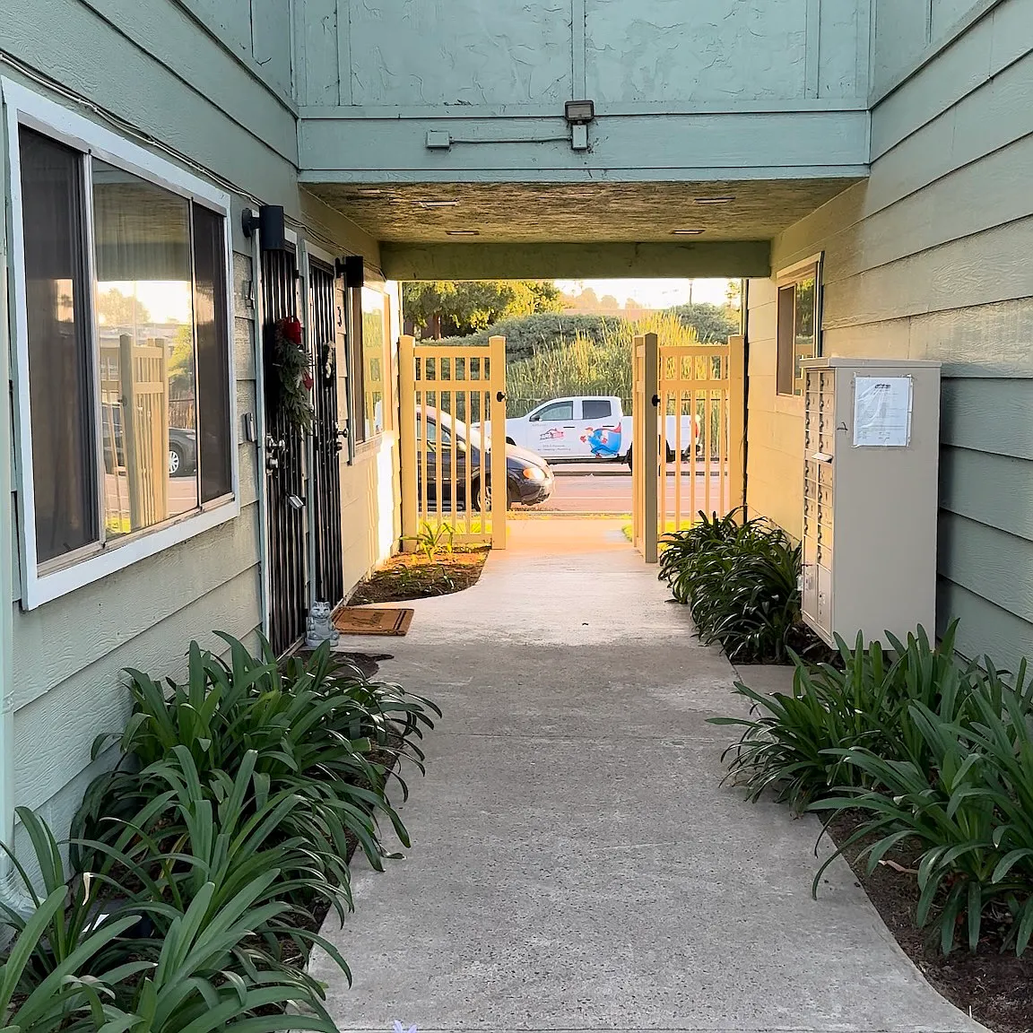 4231 Lowell St — Photo 1