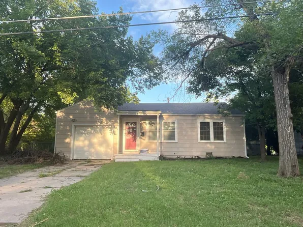 1910 Faulders Ln, Wichita, KS 67218