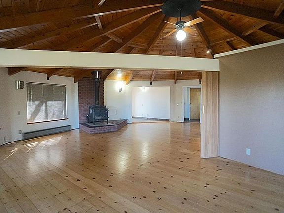 4th image of 1367 Discovery Ln