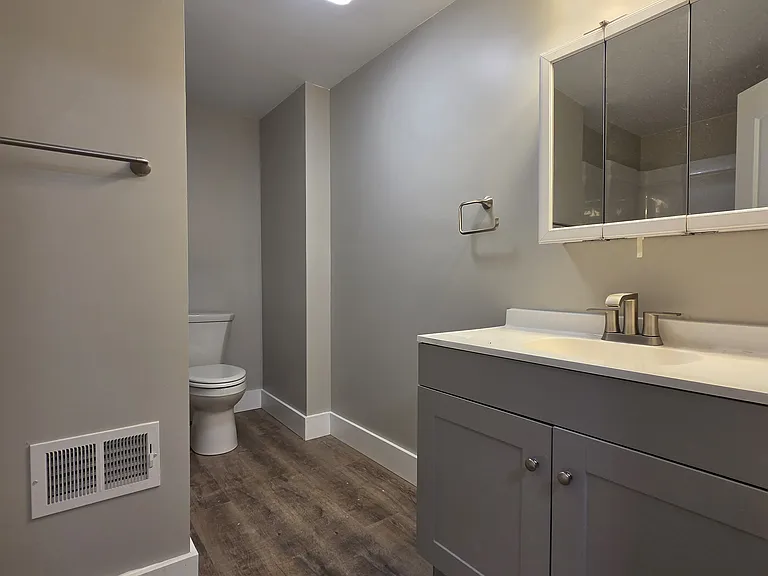 613 Sherman St — Photo 12