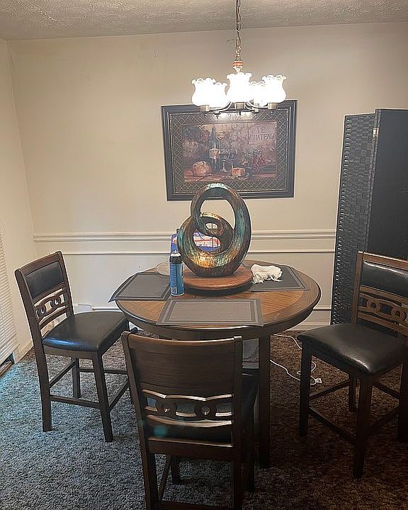 2nd image of 370 Woodridge Cir