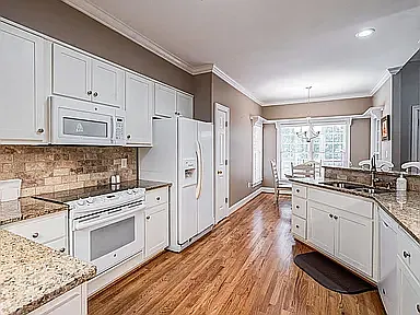 1071 Liberty Ln — Photo 10
