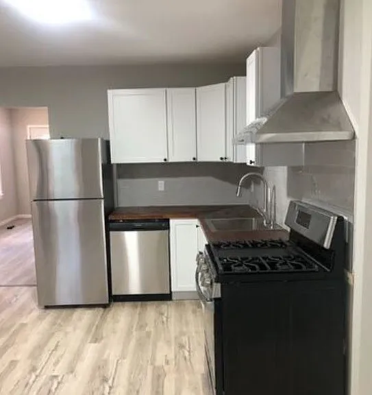 3010 Daisy Ave #UP — Photo 3