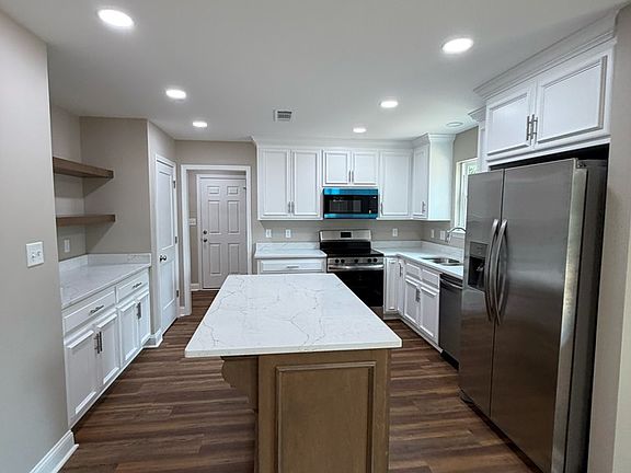 3rd image of 167 Donald Rd