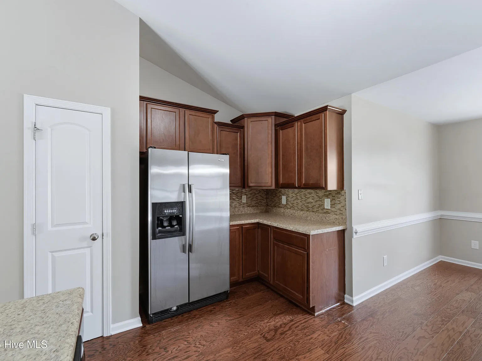 3 bed, 2.0 bath, 1565 sqft, $1,795 — Photo 4