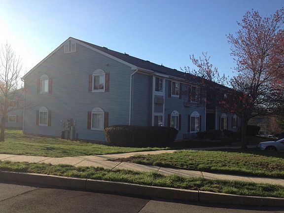5th image of 51 Bolton Ct #51