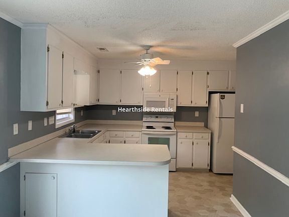 4th image of 3985 Sterling Pointe Dr Unit Eee3