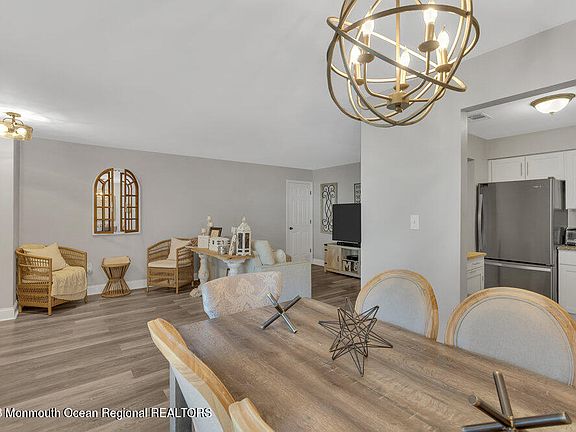 4th image of 8 Deptford Court #7