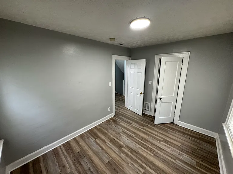 12701 Rexford Ave — Photo 17