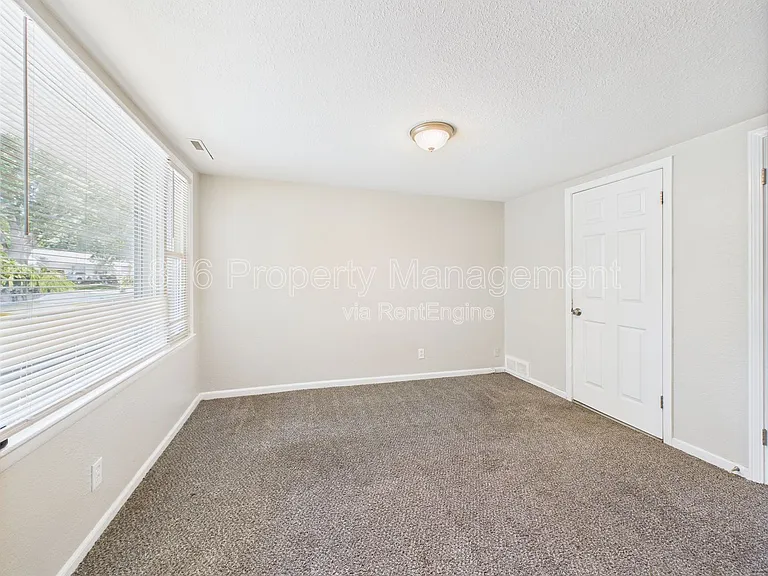 4321 N Lister Ave — Photo 22