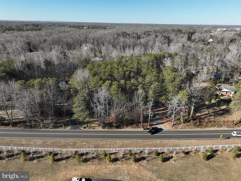 1st image of 17J Stefaniga Rd