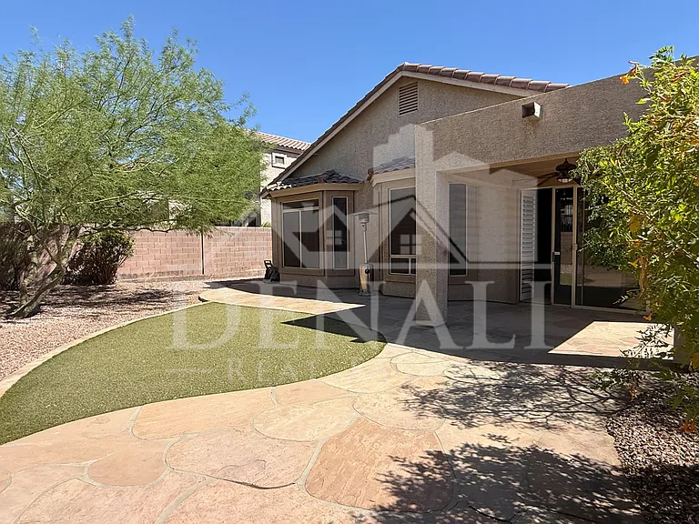 3533 N Desert Oasis — Photo 32