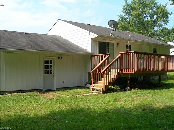 3rd image of 3811 Ravenwood Dr SE