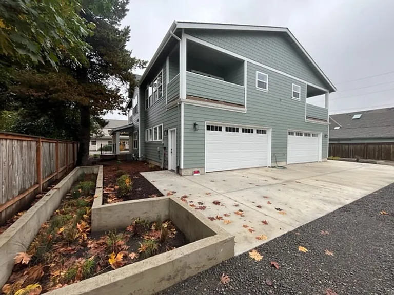 310 S River St — Photo 20