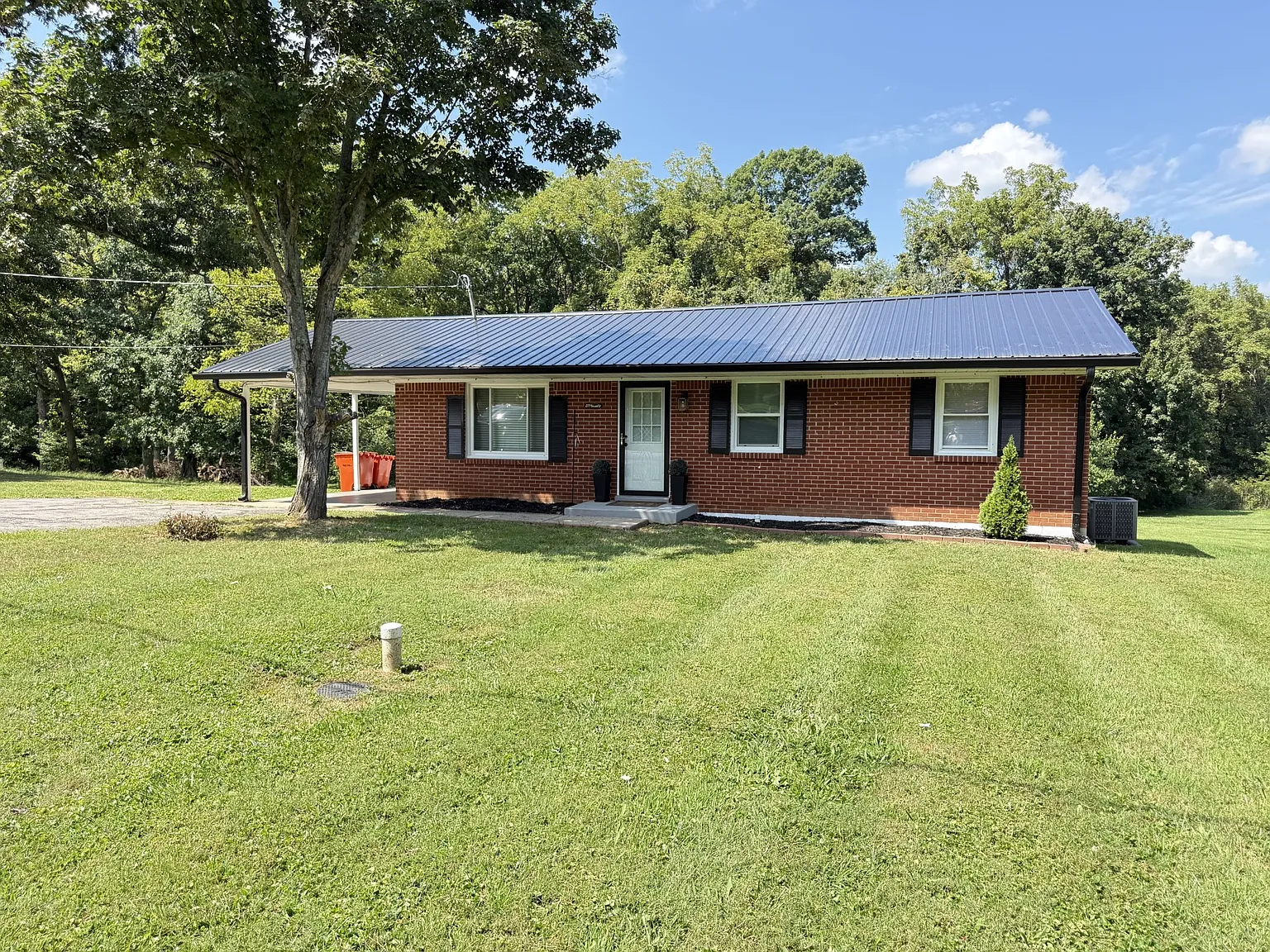 Pinewood Dr, Radcliff — Photo 2