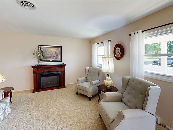5th image of 614 Earlham Dr