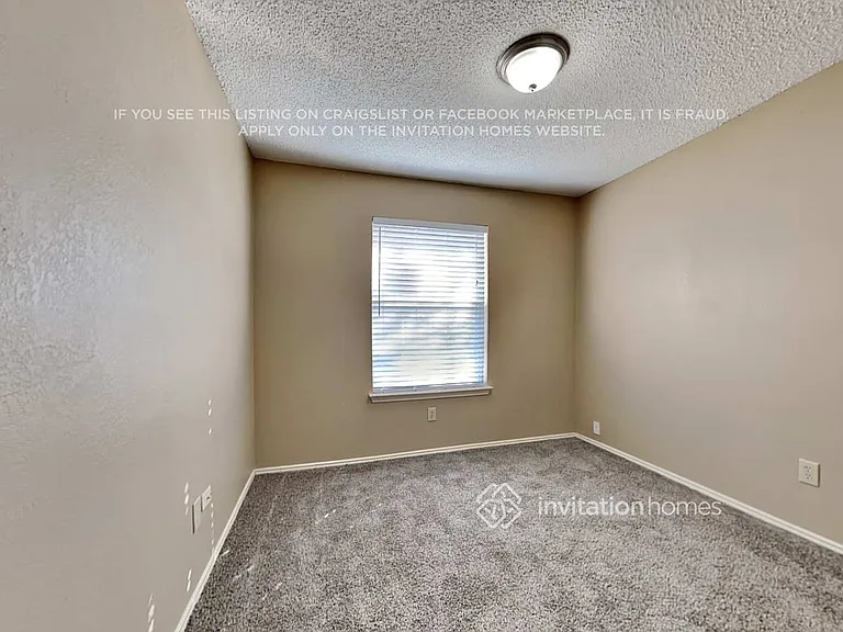 2060 Camelot Dr — Photo 14