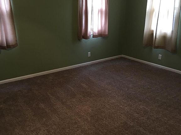 3rd image of 827 Lee St