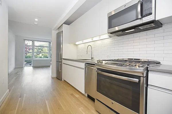 Rented by REAL New York | media 22