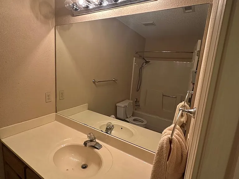 950 Penny Ln — Photo 14
