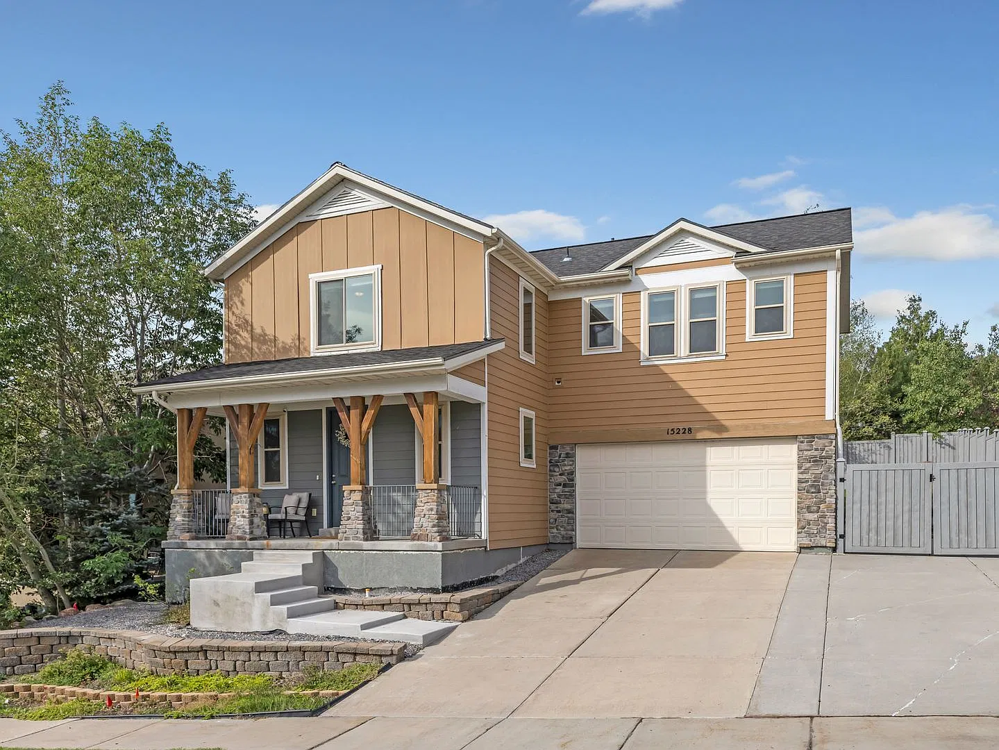 4 Bed / 3.5 Bath Spacious Home for Rent in Draper Internet & Cable Included! — Photo 1
