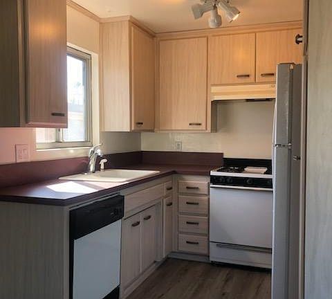 4th image of 5031 Denny Ave APT 201