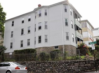 110 Dorchester St, Worcester, MA 01604