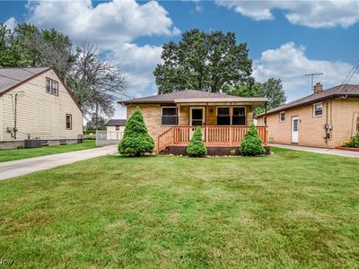 1076 Center Rd, Eastlake, OH, 44095