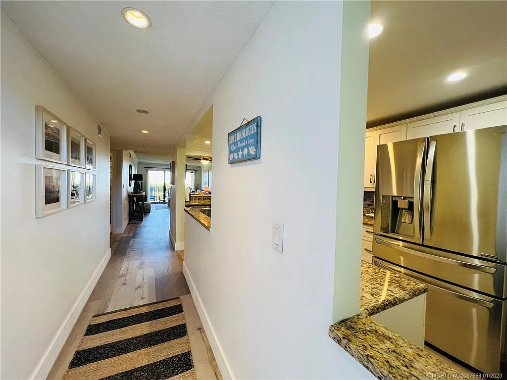 2 bed, 2.0 bath, 1197 sqft, $5,100 — Photo 4