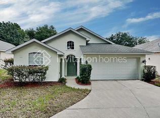33238 Irongate Dr, Leesburg, FL 34788