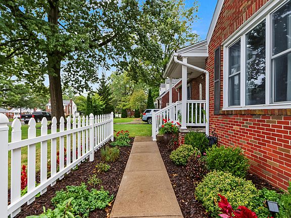 2nd image of 662 Courtwright Blvd