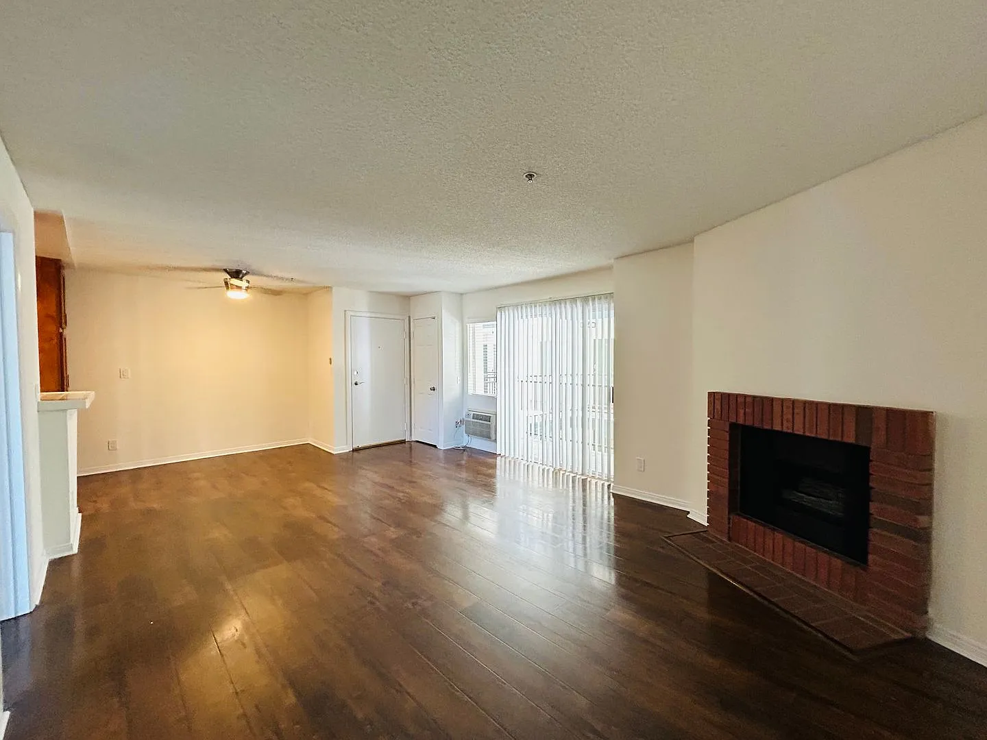 1415 Venice Blvd — Photo 2