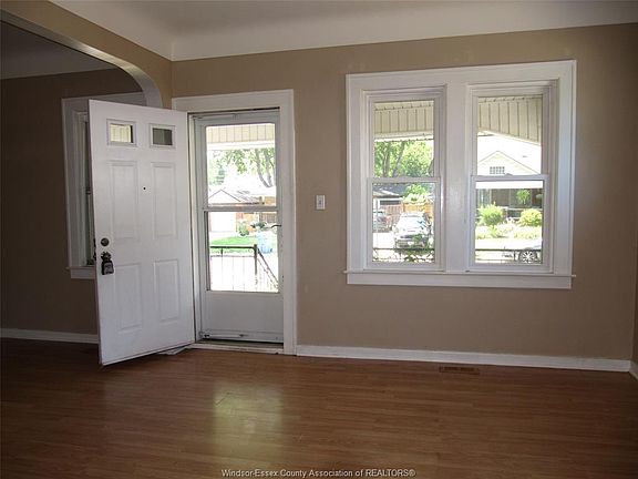 2nd image of 958 Edward Ave