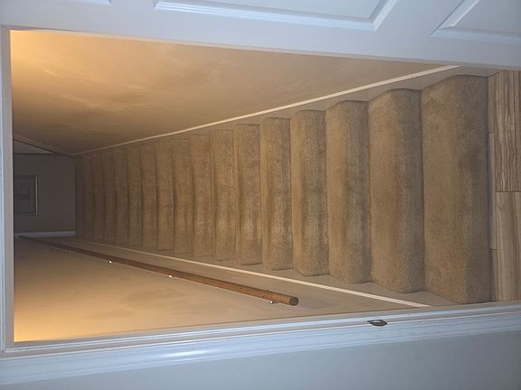 4th image of 606 Frankfort Dr