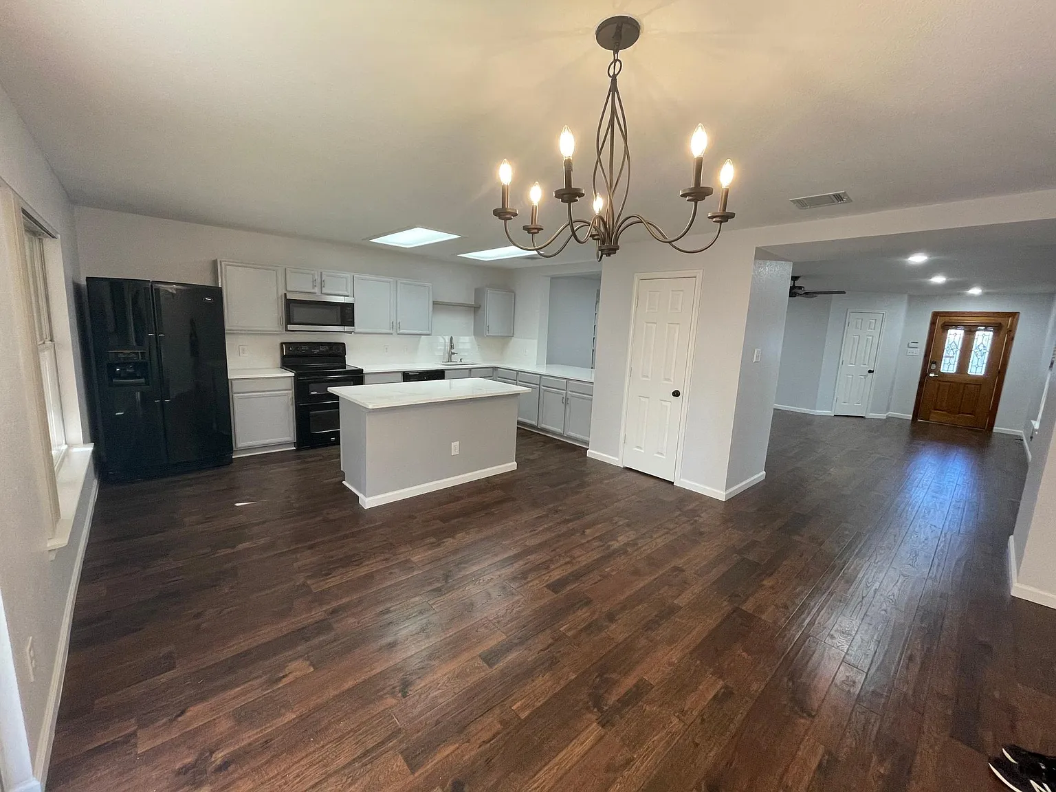 3 bed, 1770 sqft, $1,995 — Photo 2