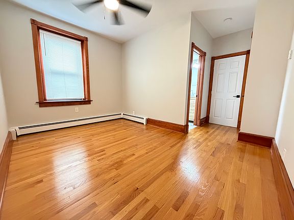 3rd image of 527 Chapel St APT D3
