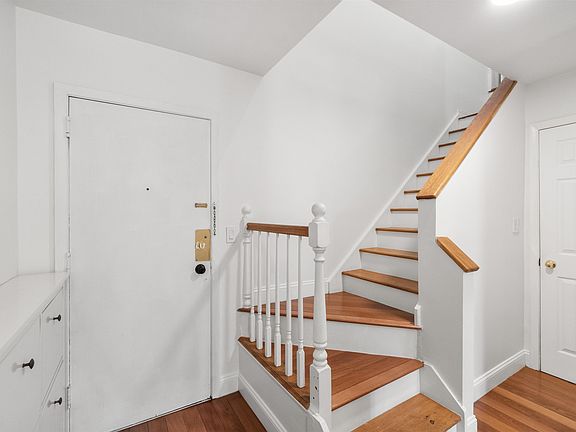 5th image of 476 Monmouth St #Penthouse 405