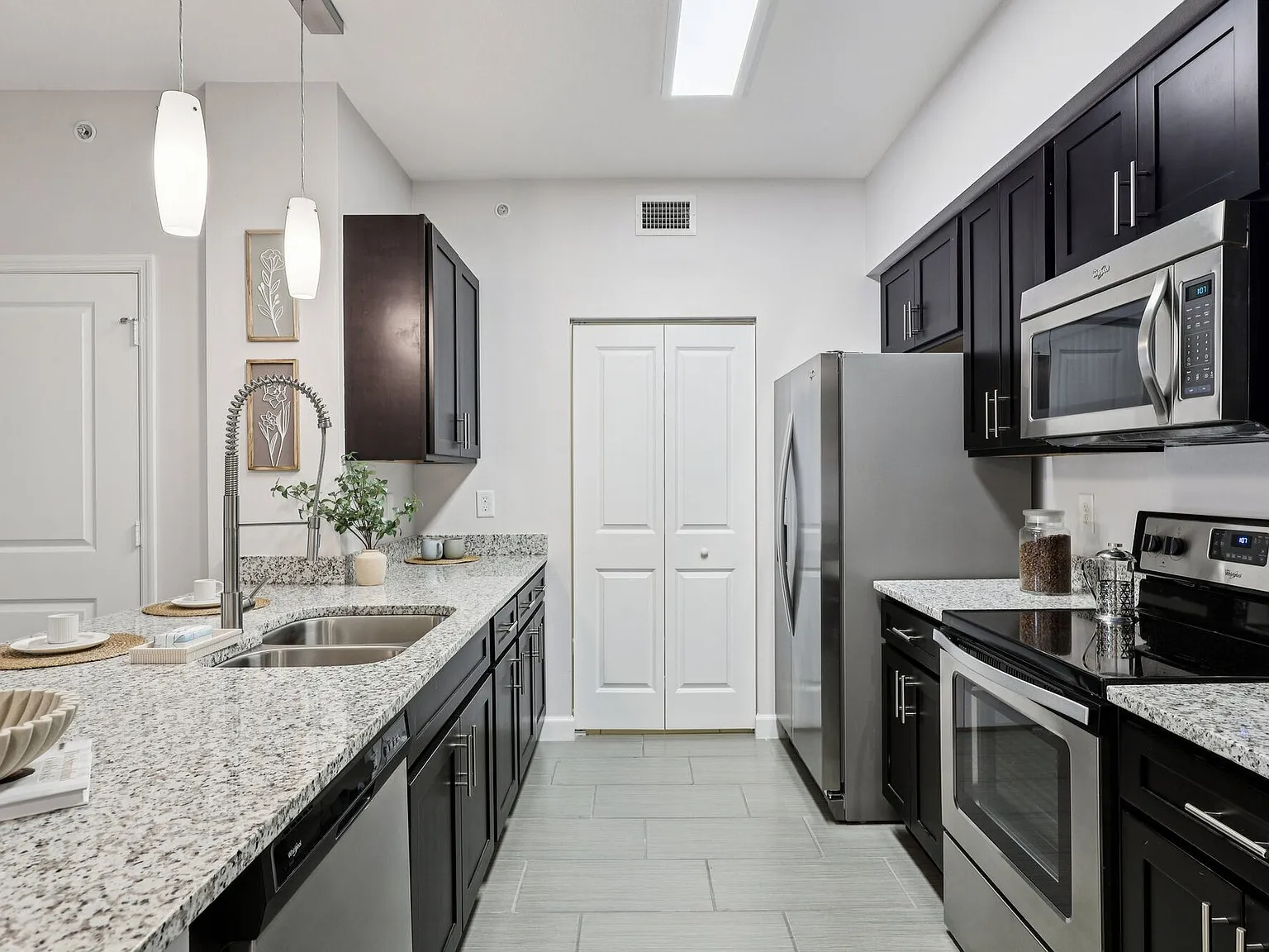 Mila Apartments — Photo 2