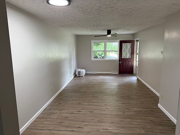 4th image of 431 Sara St
